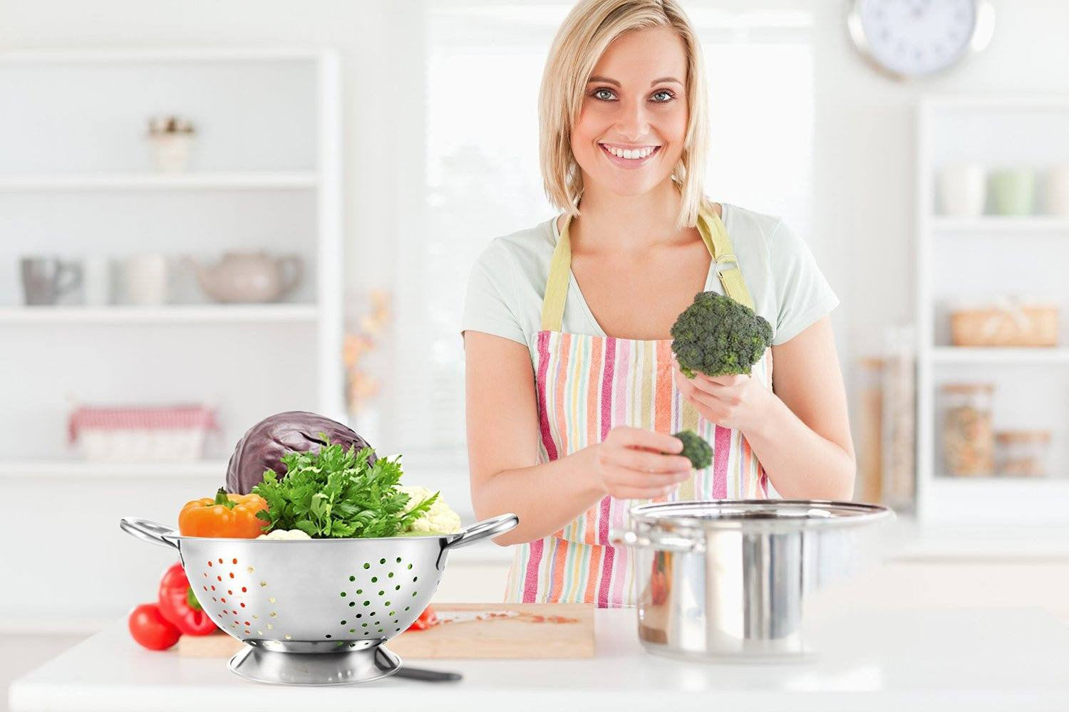 Pro Chef Kitchen Tools Stainless Steel Colander Strainer - Metal Kitchen Sink Pasta Drainer with Wide Grip Basket Handles to Strain Large Pots Noodles, Wash Berries, Fruits, Vegetables, Salads - Pro Chef Kitchen Tools